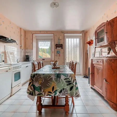 Hébergement de vacances In Champagne With Farm Views